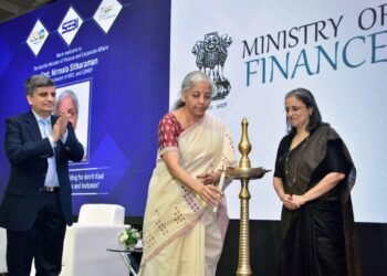 सरकार ने आईएफएससी एक्सचेंजों पर सूचीबद्ध/गैर-सूचीबद्ध कंपनियों की सीधी लिस्टिंग को सक्षम करने का लिया है निर्णय :