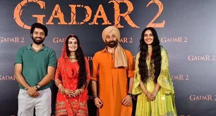 ज़ी स्टूडियोज़ ने साल की सबसे बहुप्रतीक्षित फिल्म गदर 2 का धमाकेदार ट्रेलर किया जारी 