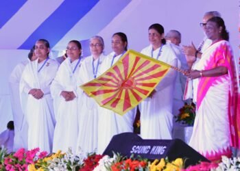 राष्ट्रपति ने दसाबटिया, तमांडो में प्रजापिता ब्रह्माकुमारी ईश्वरीय विश्वविद्यालय के “डिवाइन लाइट हाउस” की रखी आधारशिला