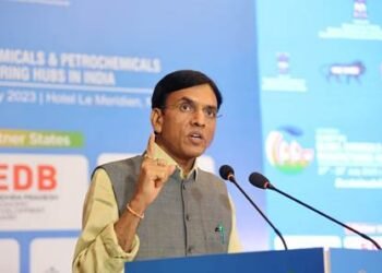 भारत दुनिया की फार्मेसी बन गया है, अब समय आ गया है कि भारत दुनिया की फैक्ट्री बने: डॉ. मनसुख मांडविया