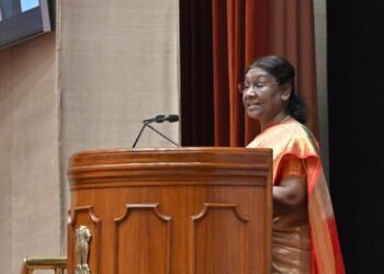 राष्ट्रपति भवन के सांस्कृतिक केंद्र में आयोजित समारोह में राष्ट्रपति मुर्मू ने राष्ट्रीय भूविज्ञान पुरस्कार किए प्रदान