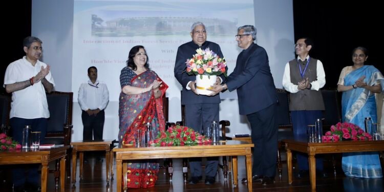 लोकतंत्र के मंदिर की प्रतिष्ठा बनाए रखने के लिए अनुशासन आवश्यक: उपराष्ट्रपति