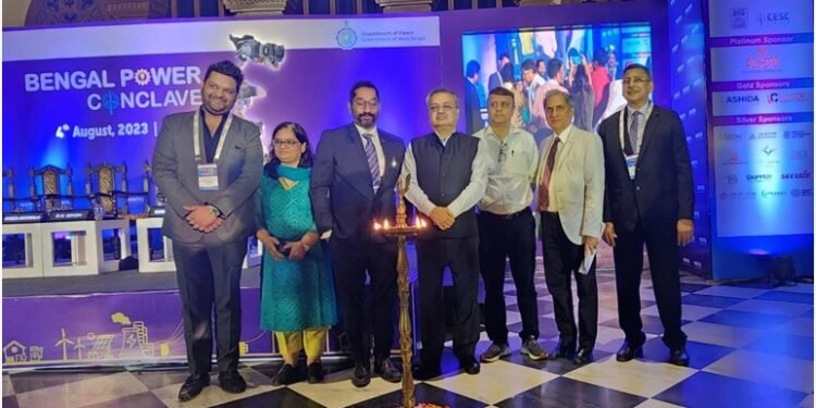 सभी बिजली विभाग, यूटिलिटीज, उद्योगों को मिलकर काम करना होगा : आरएन स‍िंह