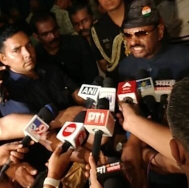 टीम चंद्रयान और इसरो को उनकी अद्वितीय उपलब्धि के लिए राज्यपाल डॉ. सी.वी. आनंद बोस ने दी बधाई