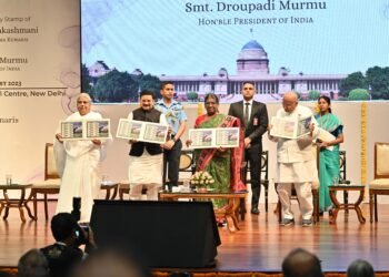 राष्ट्रपति ने ब्रह्माकुमारीज़ की पूर्व प्रमुख दादी प्रकाशमणि की स्मृति में जारी किया डाक टिकट 