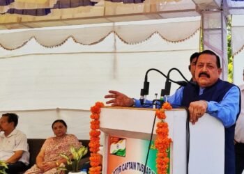 डॉ. जितेंद्र सिंह ने उधमपुर रेलवे स्टेशन का नाम बदलकर शहीद कैप्टन तुषार महाजन (एमसीटीएम) रेलवे स्टेशन किए जाने का किया अनावरण 