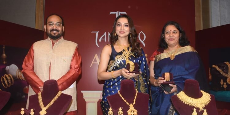 टाटा कंपनी का भारत का सबसे बड़ा आभूषण खुदरा ब्रांड तनिष्क ने गर्व से अपने विशेष पूजो संग्रह – ‘ऐशानी’ का किया अनावरण
