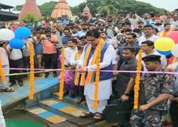 शांतनु ठाकुर ने पश्चिम बंगाल में राष्ट्रीय जलमार्ग-44, इचामती नदी पर ड्रेजिंग कार्य का किया उद्घाटन 