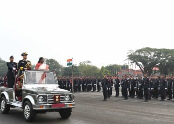 राष्ट्रपति ने राष्ट्रीय रक्षा अकादमी के 145वें कोर्स की पासिंग आउट परेड की समीक्षा की