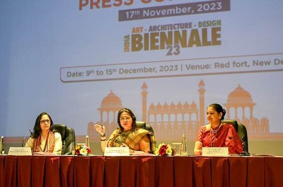 संस्कृति मंत्रालय कला और कलाकार बिरादरी को बढ़ावा देने के लिए एक वैश्विक मंच प्रदान करने हेतु लाल किले में “भारत कला, वास्तुकला और डिजाइन बीएनेल” का आयोजन करेगा