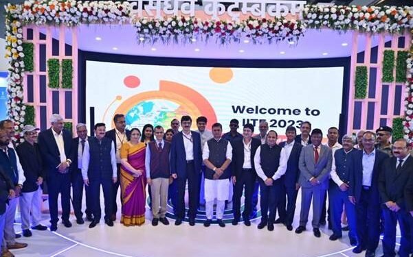 मंत्री  आर. के. सिंह ने विद्युत मंडप का किया उद्घाटन 
