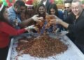 सेरा कैफे ने उत्सव के स्वाद के असाधारण कार्यक्रम के लिए केक मिक्सिंग सीज़न लॉन्च किया!”