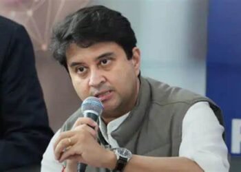 नागरिक उड्डयन मंत्री श्री ज्योतिरादित्य एम. सिंधिया ने हवाईअड्डा संचालकों के साथ सलाहकार समूह की बैठक की अध्यक्षता की
