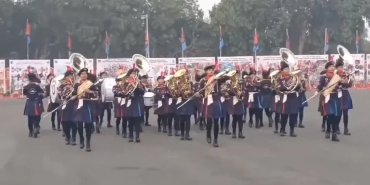 राष्ट्रीय कैडेट कोर के गणतंत्र दिवस शिविर 2024 में भाग लेने के लिए पहली बार पूर्वोत्तर से बालिकाओं का ही एक पूर्ण बैंड हुआ शामिल