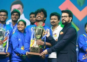 अनुराग सिंह ठाकुर ने चेन्नई में खेलो इंडिया यूथ गेम्स 2023 के विजेताओं को ट्रॉफियां प्रदान कीं