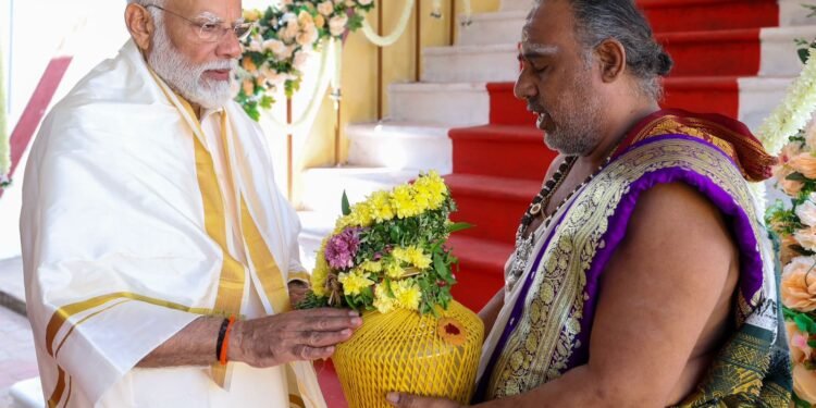 पीएम ने धनुषकोडी स्थित कोठंडारामस्वामी मंदिर में की पूजा-अर्चना