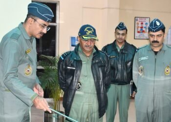 मेंटेनेंस कमांड के कमांडिंग-इन-चीफ एयर ऑफिसर एयर मार्शल विभास पांडे ने वायुसेना के बेस रिपेयर डिपो नजफगढ़ का किया दौरा