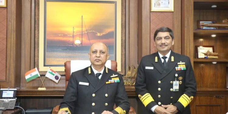 वाइस एडमिरल किरण देशमुख, एवीएसएम, वीएसएम, ने मैटरियल प्रमुख के रूप में कार्यभार संभाला