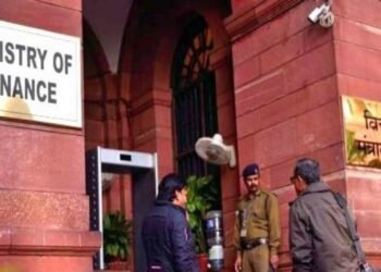 10 फरवरी, 2024 तक सकल प्रत्यक्ष कर संग्रह 17.30% की वर्ष-दर-वर्ष वृद्धि के साथ 18.38 लाख करोड़ रुपये रहा