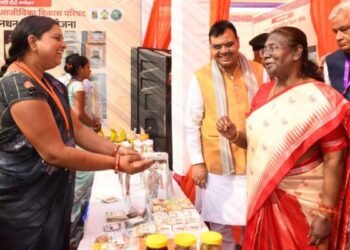 भारत ने आत्मनिर्भर बनने का संकल्प लिया है पर यह तभी हो सकता है, जब हर नागरिक आत्मनिर्भर बनेगा : राष्ट्रपति