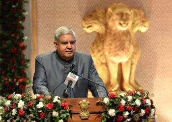 देश का कच्‍चा माल न भेजें बाहर और स्थानीय वस्‍तुओं की करें खरीद : उपराष्ट्रपति जगदीप धनखड़