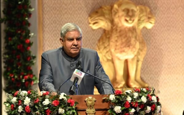 देश का कच्‍चा माल न भेजें बाहर और स्थानीय वस्‍तुओं की करें खरीद : उपराष्ट्रपति जगदीप धनखड़