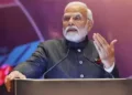 “एक नई योजना के पहले चरण में सभी राष्ट्रीय राजमार्गों पर ड्राइवरों के लिए भोजन, स्वच्छ पेयजल, शौचालय, पार्किंग और आराम की सुविधाओं के साथ 1000 आधुनिक इमारतों का निर्माण किया जा रहा है”