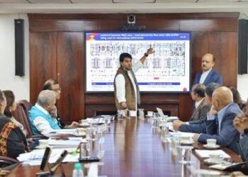 हवाई अड्डों पर आव्रजन और सुरक्षा जांच प्रक्रियाओं को तेज़ करने के लिए हवाईअड्डे के डिज़ाइन में बदलाव और प्रौद्योगिकियों पर जोर