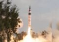 उपराष्ट्रपति ने स्वदेशी रूप से विकसित अग्नि-5 मिसाइल के पहले उड़ान परीक्षण- मिशन दिव्यास्त्र की सफलता की सराहना की