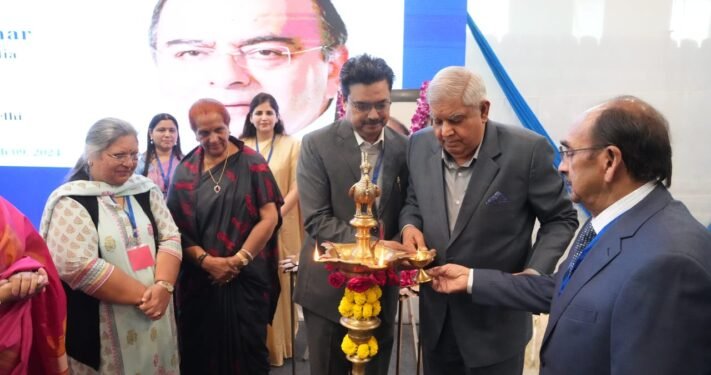 अरुण जेटली को सभी दलों के लोग पसंद करते थे, वह राजनीति में नहीं थे, वह सार्वजनिक जीवन में थे : उपराष्ट्रपति