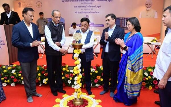सूक्ष्म, लघु एवं मध्यम उद्यम मंत्री श्री नारायण राणे ने मुंबई के साकी नाका में बहुउद्देशीय प्रदर्शनी-सह-सम्मेलन केंद्र की आधारशिला रखी