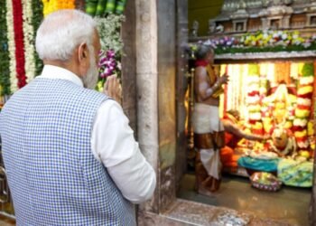 प्रधानमंत्री ने तेलंगाना स्थित श्री उज्जनी महाकाली देवस्थानम में पूजा-अर्चना की
