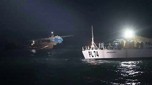 Indian Coast Guard बने देवदूत,  27 बांग्लादेशी मछुआरों को बचाकर सौंपा Bangladeshi Indian Coast Guard को