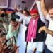 प्रयागराज में राहुल-अखिलेश की सभा में हंगामा, बिना संबोधन  वापस चले गए