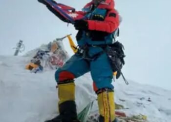 पर्वतारोही कामी रीता ने 30 साल में 30वीं बार माउंट एवरेस्ट पर चढ़ाई की