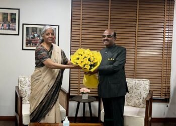 राज्यपाल बोस ने वित्त मंत्री सीतारमण के साथ राष्ट्रीय महत्व के मुद्दों पर चर्चा की