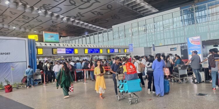 Global Microsoft Outage के कारण KOLKATA AIRPORT पर 102 उड़ानें हुई प्रभाव‍ित, 6 हुई रद्द