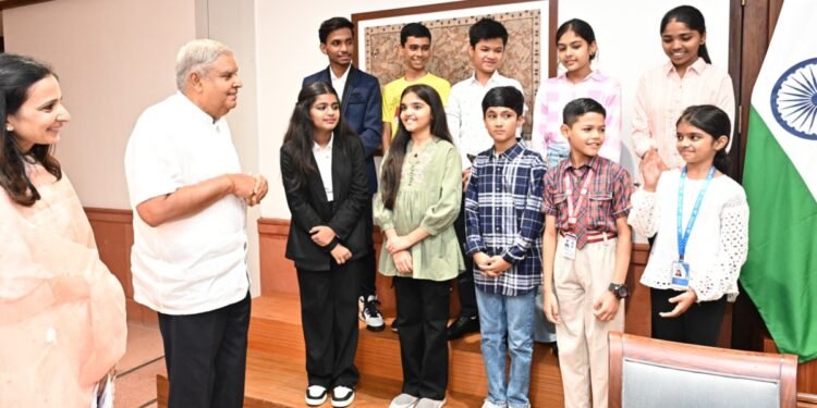 देश का हर नागरिक हर स्थिति में एक ही चीज़ में विश्वास रखे राष्ट्र सर्वोपरि है : उपराष्ट्रपति