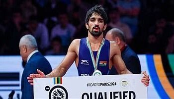 PARIS OLYMPICS 2024 : भारतीय रेसलर अमन सहरावत पहुंचे सेमीफाइनल में