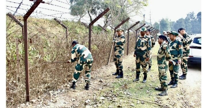 BSF ने किया BHARAT-BANGLADESH सीमा पर हाई अलर्ट जारी