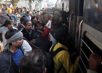 Reservation Coaches में Waiting List वाले टिकटों की सुविधा की जाएगी बंद : रेल मंत्री
