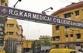 RG KAR RAPE CASE : जूनियर डॉक्टरों ने क‍िया प्रदर्शन, CBI चार्जशीट में गंभीर खामियों का लगाया आरोप