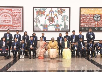 राष्ट्रपति ने 17 बच्चों को उनकी असाधारण उपलब्धियों के लिए प्रधानमंत्री राष्ट्रीय बाल पुरस्कार प्रदान किए