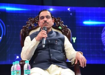 भारत दुनिया की अक्षय ऊर्जा राजधानी बन रहा है : प्रल्हाद जोशी