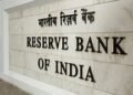 RBI का बैंको को न‍िर्देश, RTGS या NEFT से पैसा भेजने वालों को लाभार्थी के बैंक खाते का नाम वैर‍िफाई करने की दें सुव‍िधा