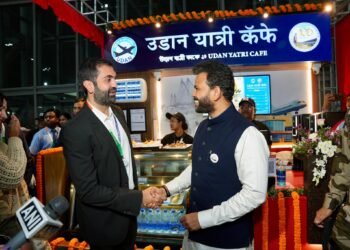 अब कोलकाता एयरपोर्ट पर यात्र‍ियों को म‍िलेगी 10 रूपये में चाय और 10 रूपये में पानी की बाेतल