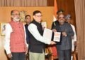 राज्‍यपाल बोस ने किया पूर्व केंद्रीय मंत्री के.जे. अल्फोंस द्वारा लिखित पुस्तक द विनिंग फॉर्मूला – 52 वेज़ टू चेंज योर लाइफ का विमोचन