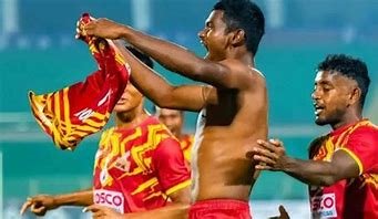बंगाल ने 33वीं बार जीती संतोष ट्रॉफी, राज्‍यपाल बोस ने दी बधाईं कहा यह बंगाल के ल‍िए नव वर्ष का उपहार