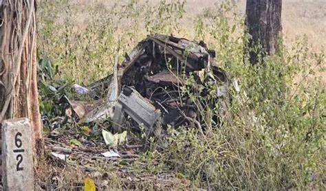 IED blast in Chhattisgarh : बीजापुर में नक्सलियों ने सुरक्षा बल के वाहन को उड़ाया, 9 की मौत