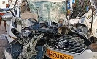 गुजरात सड़क दुर्घटना : कार को पीछे से आ रहे ट्रक ने मारी टक्कर, 3 की मौत, 4 गंभीर रूप से घायल
